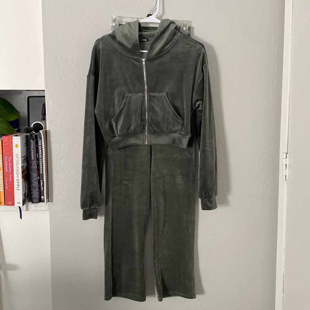 3 piece velour sweatsuit in olive green